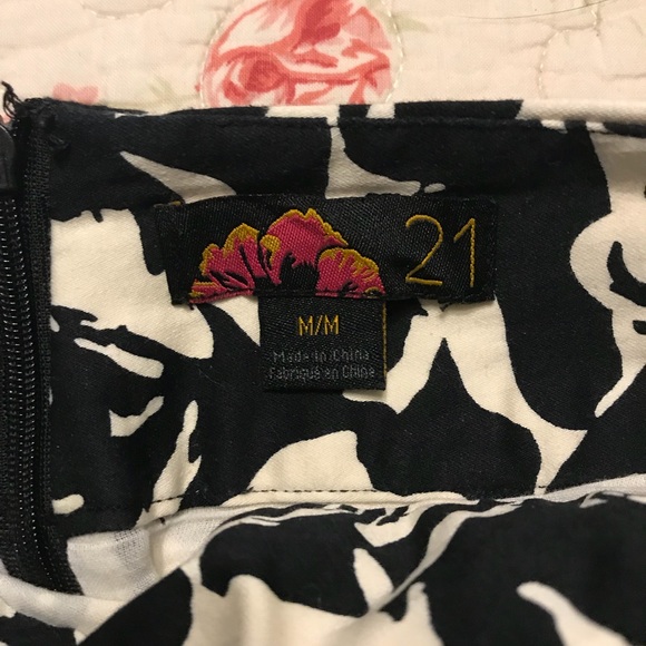 Rose printed skirt - Picture 2 of 2